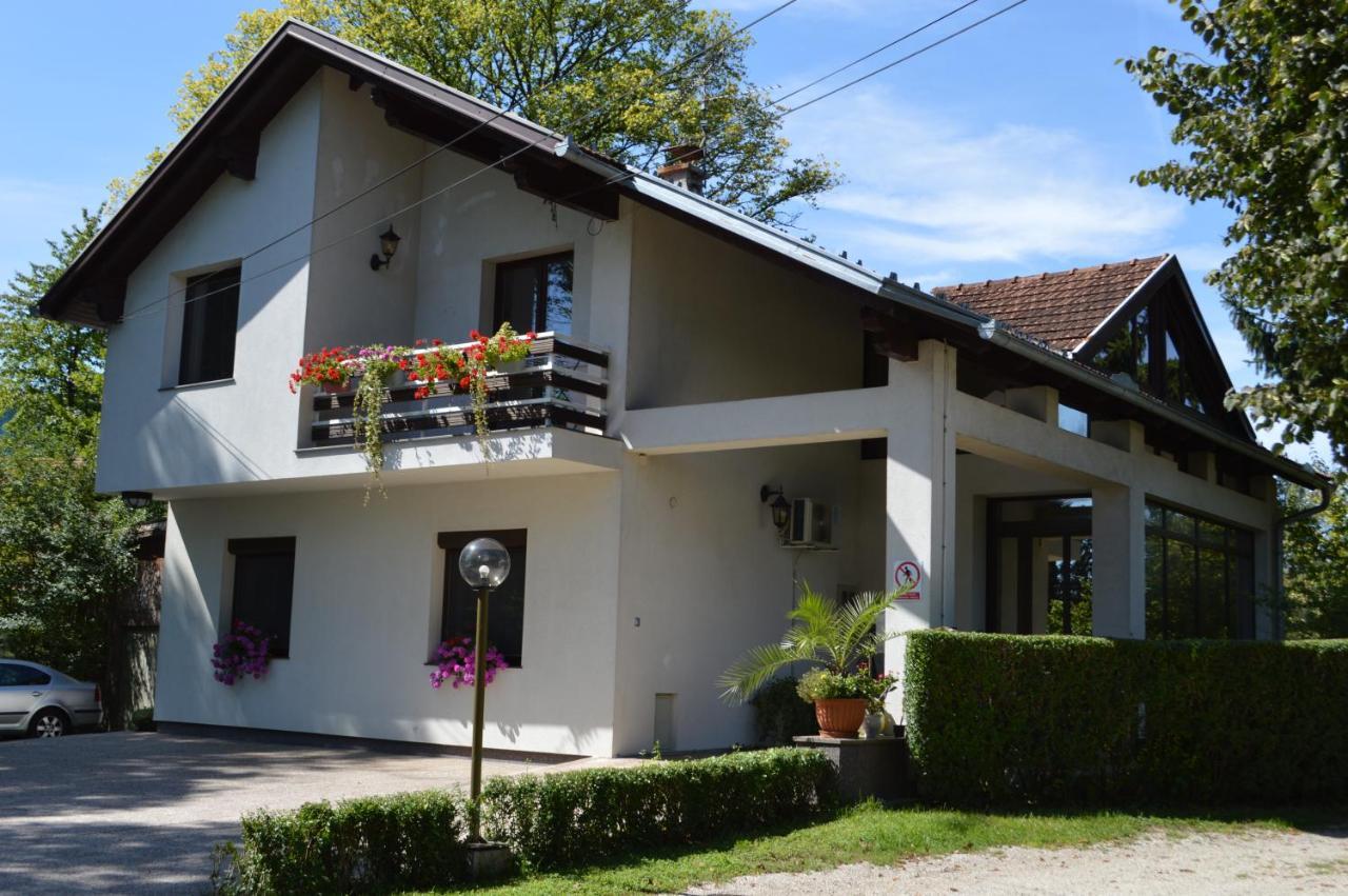 Villa My Island Bihac Bagian luar foto